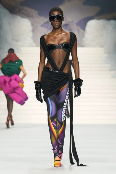 Look 43
